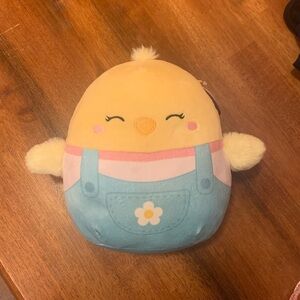 Squishmallows NWT Aimee in Overalls Yellow and Blue Easter Spring Chick Plush